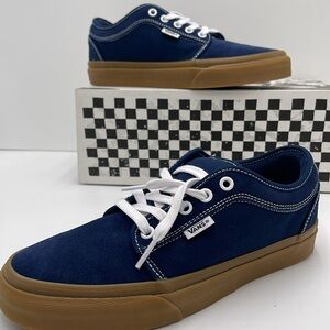 Vans WMNS Vans Blue Canvas Sneakers Skate Chukka Lo
Dress Blues/Gum
VN0A4BX4FS1